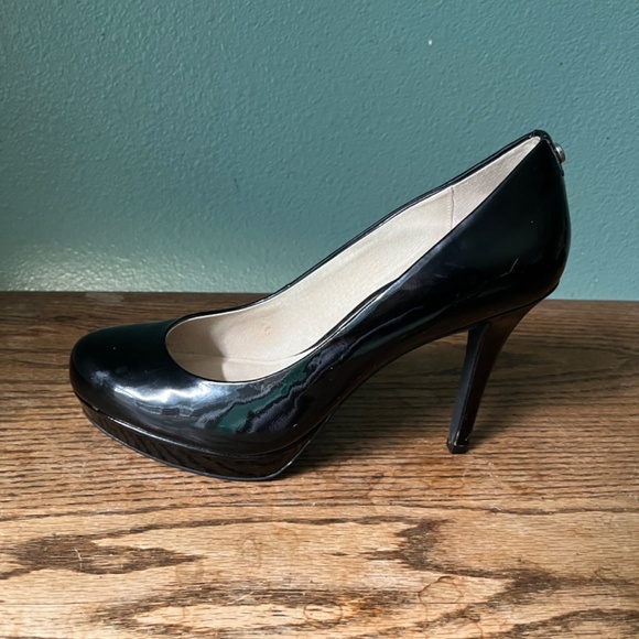 MICHAEL Michael Kors Black Patent Pumps   4" High Heel   Size 8.5 - Picture 10 of 10